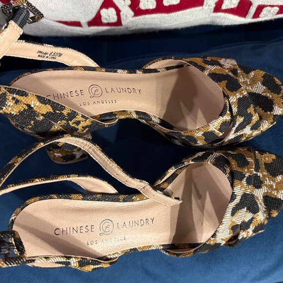 Chinese Laundry By Shelli Segal Leopard Print Heels size 6.5 - Picture 2 of 5